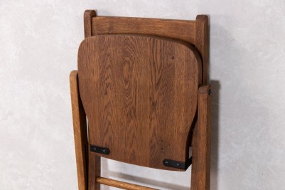 oakley-chair-folded